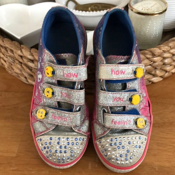 5 for $25. Big Girls size 2 youth / juniors 2 ) Sketchers Light-up sneakers. - Picture 1 of 5